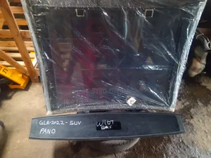 Gle 2023 Panoramic Roof Glass W167 Couple