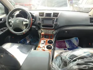 Toyota Highlander Limited 3.5l 4WD 2013 Gray