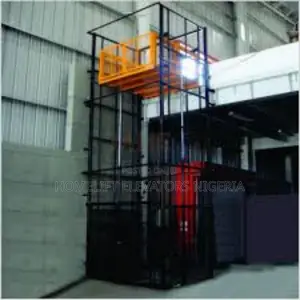 Hydraulic Covered Goods Lift