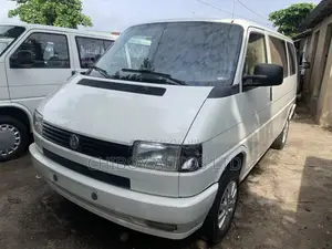 Volkswagen Transporter 2002 White