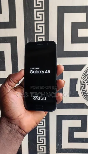 Photo - Samsung Galaxy A5 32 GB Black