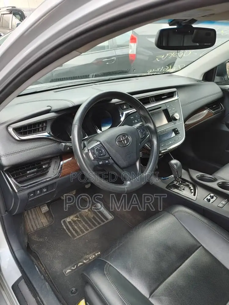 Toyota Avalon XLE Premium Sedan FWD (3.5L 6cyl 6A) 2013 Silver