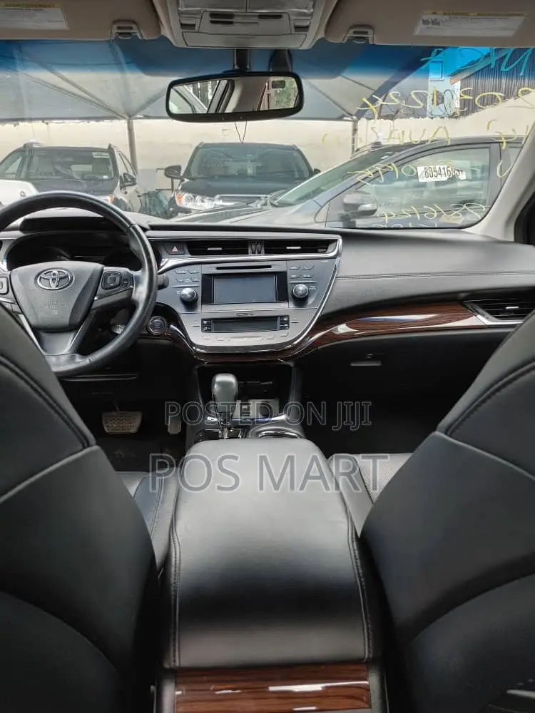 Toyota Avalon XLE Premium Sedan FWD (3.5L 6cyl 6A) 2013 Silver
