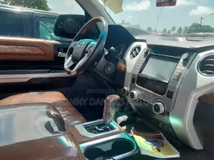 Toyota Tundra 2015 Black