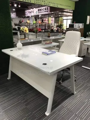 Top Quality Executive Glass Office Table