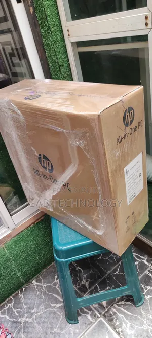 New Desktop Computer HP ProOne 400 G3 8GB Intel Core I5 SSD 256GB