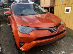 Toyota RAV4 LE AWD (2.5L 4cyl 6A) 2016 Orange
