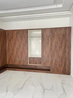 Walking Closet