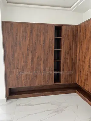 Walking Closet