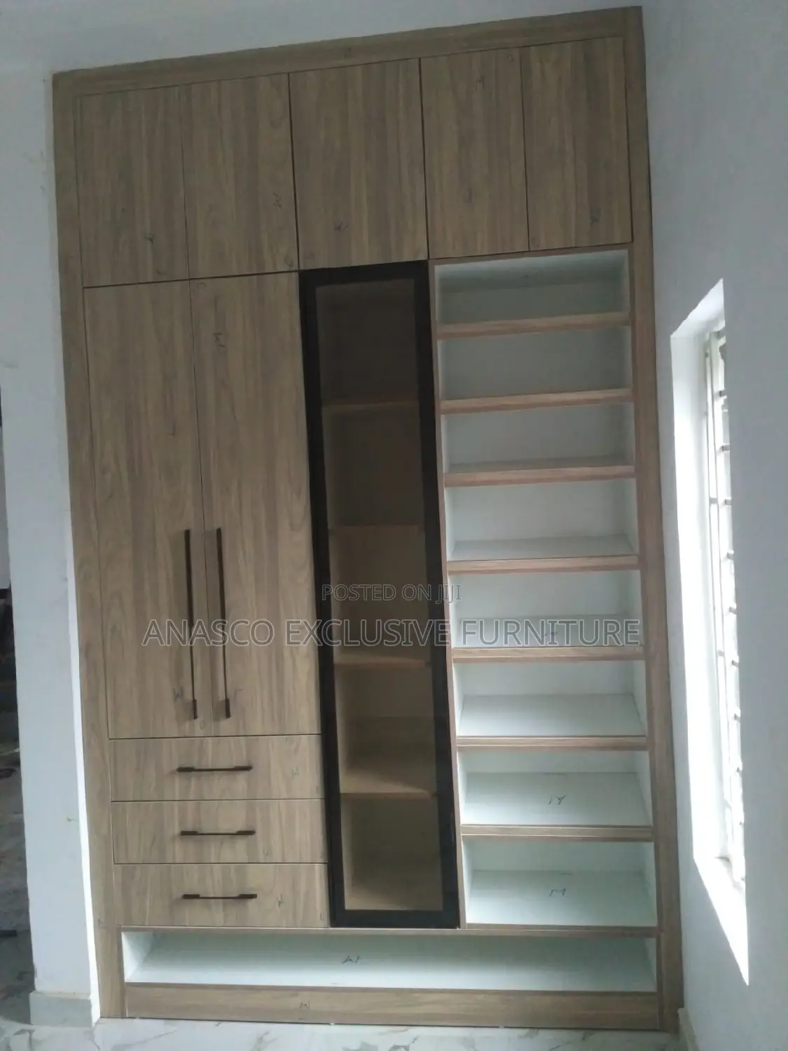 Wardrobe Closet