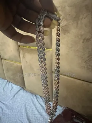 Vvs1 Mossanite Cuban and Pendant