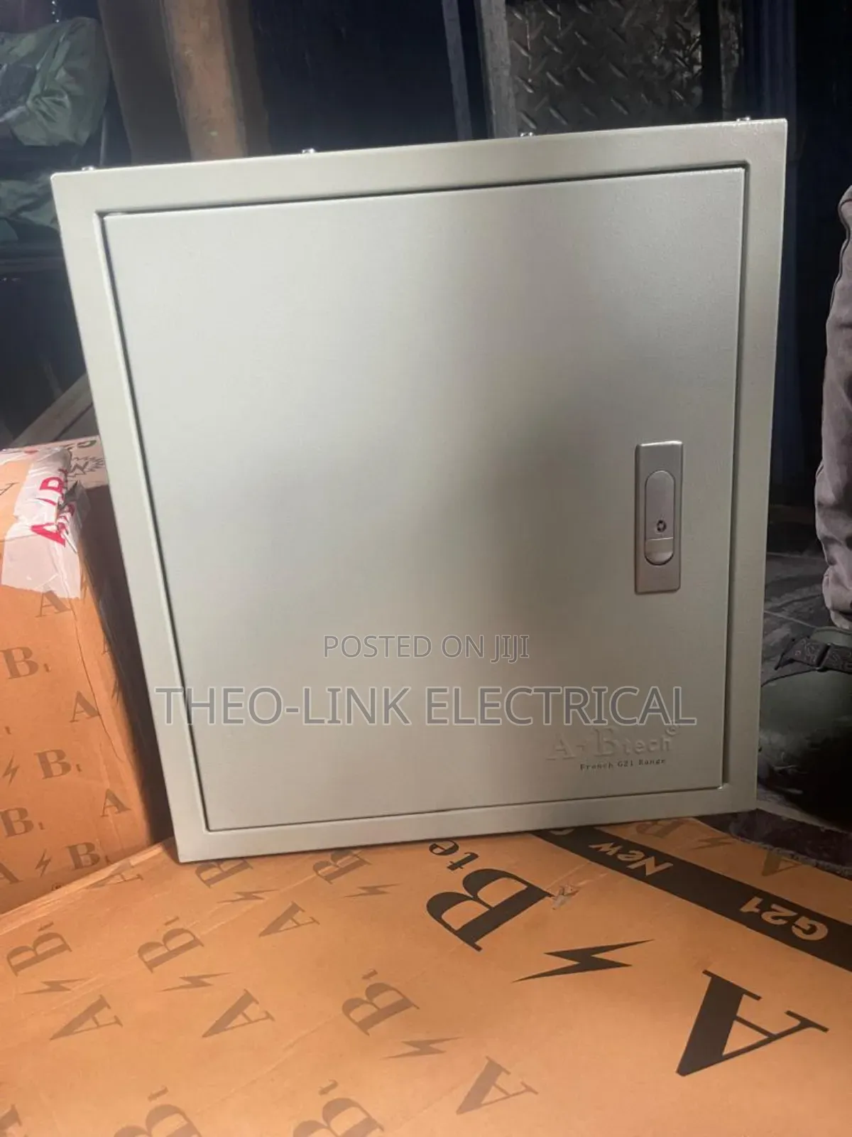 Distribution Board D4 3phase Iron
