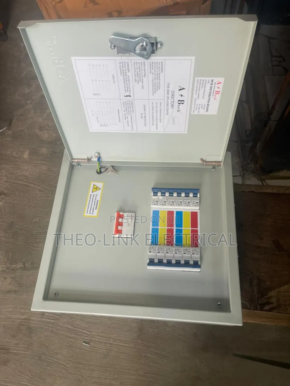 Distribution Board D4 3phase Iron