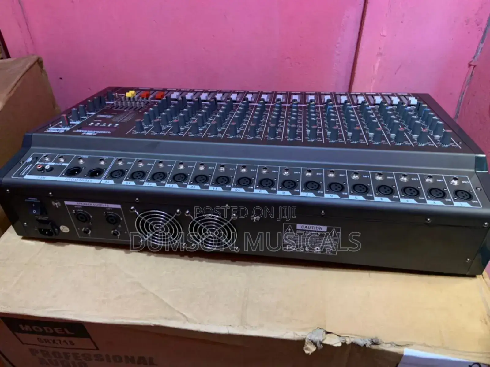 Yamaha 16 Channel Powered Mixer