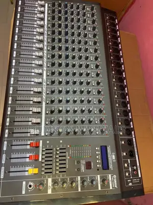 Yamaha 16 Channel Powered Mixer