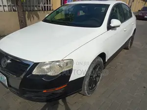 Photo - Volkswagen Passat 2008 White