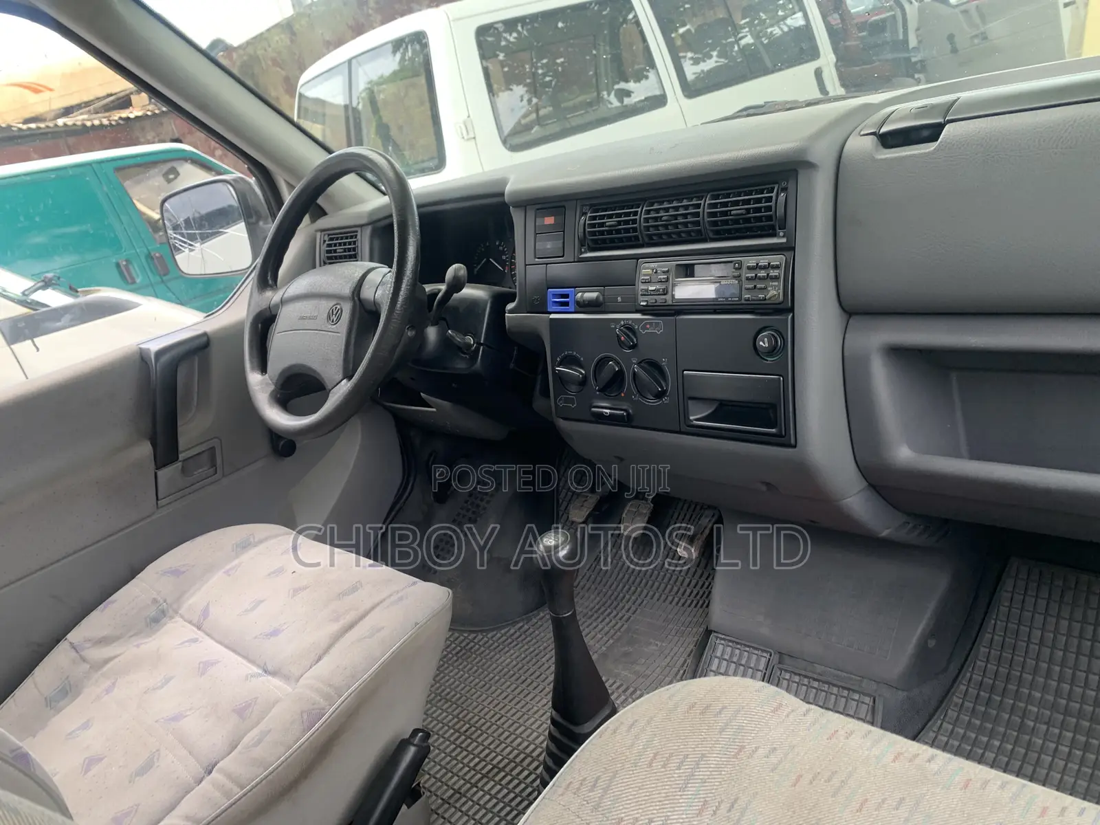 Volkswagen Transporter 2002 White