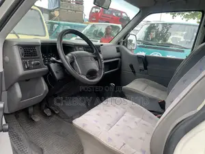 Volkswagen Transporter 2002 White