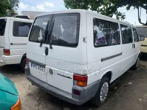 Volkswagen Transporter 2002 White