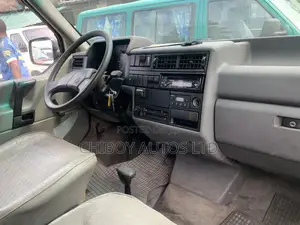 Volkswagen Transporter 2003 White