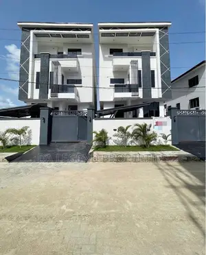 5bdrm Duplex in Lekki for sale