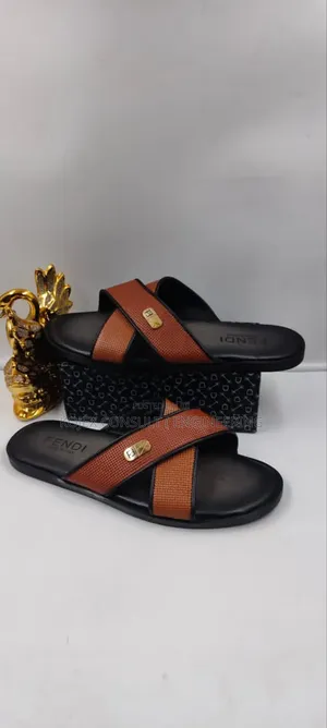 Fendi Leather Men Slippers