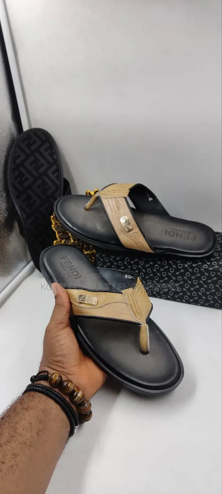 Fendi Leather Men Slippers