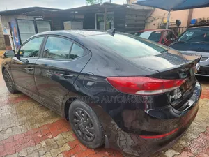 Hyundai Elantra Sport Sedan FWD (1.6L 4cyl 6M) 2017 Black