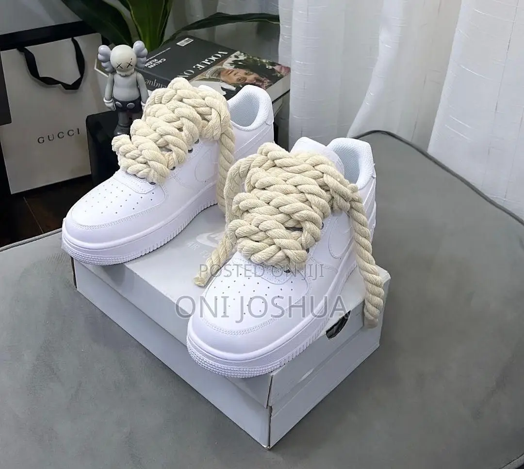 Nike Big Chunky Lace