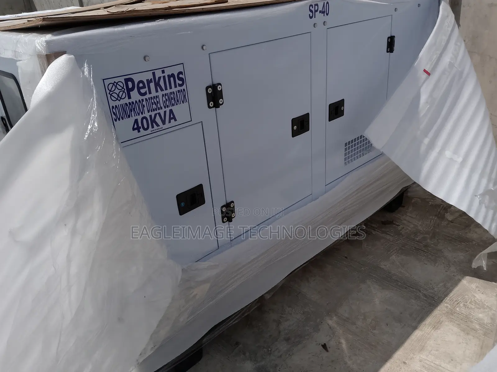 Heavy-Duty Perkins 40kva DIESEL Soundproof Generator