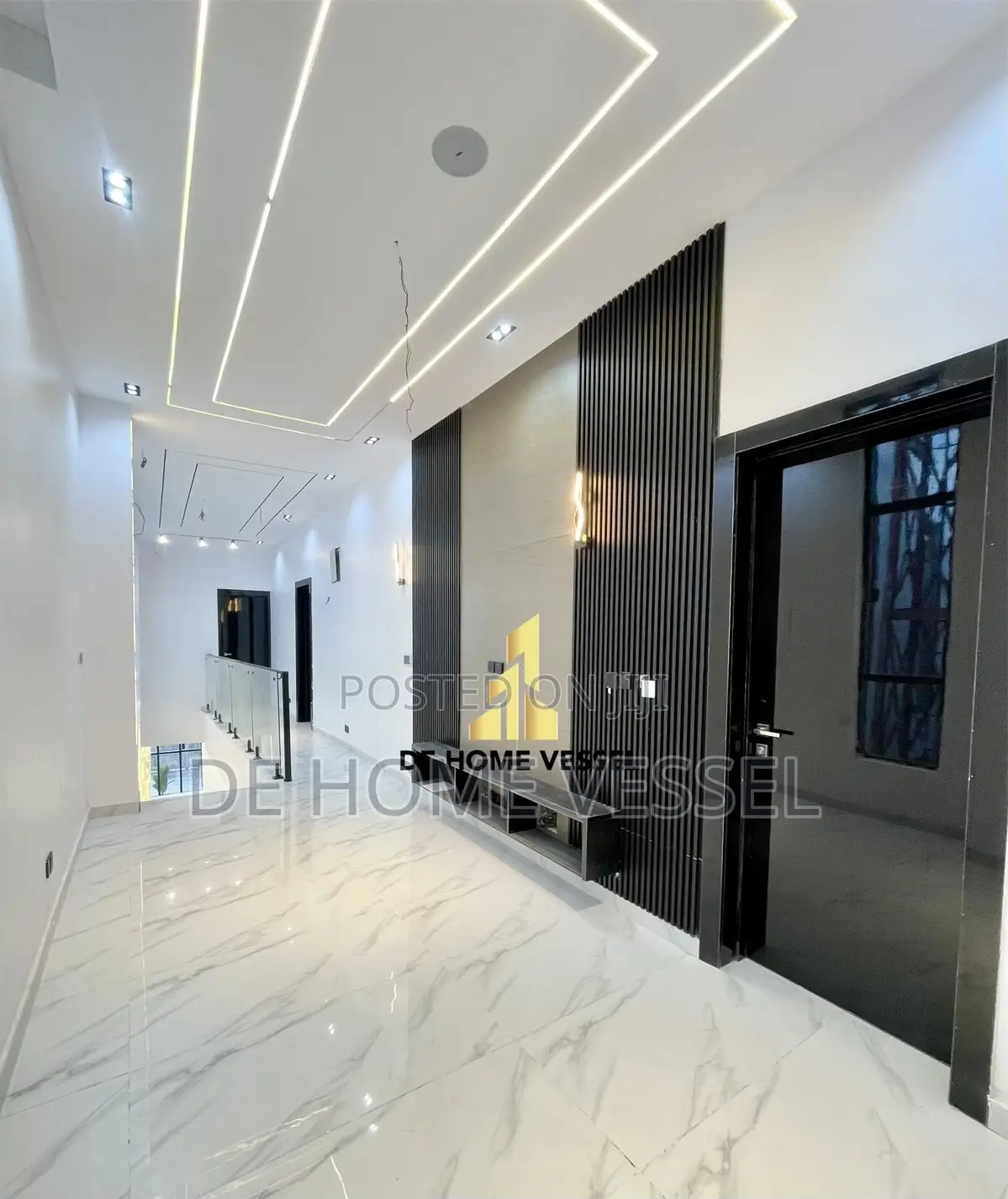 Luxury 5 Bed Detached Home With Pool