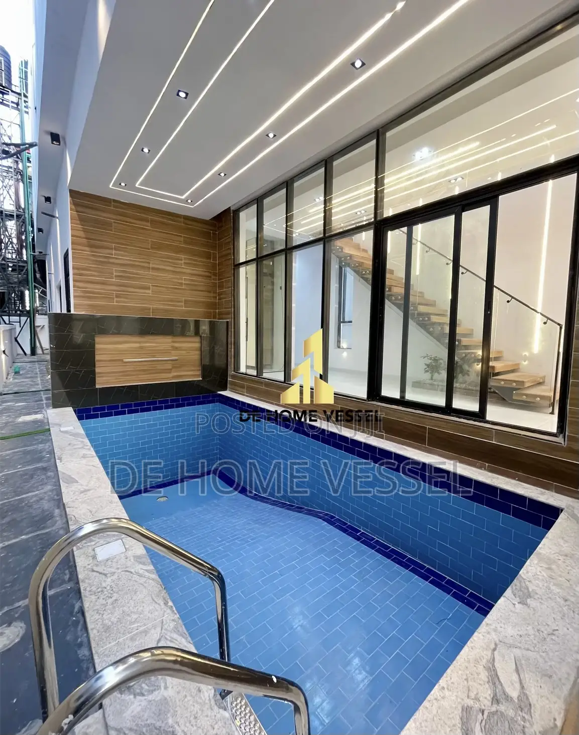 Luxury 5 Bed Detached Home With Pool