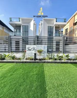 5bdrm Duplex in Chevron for sale