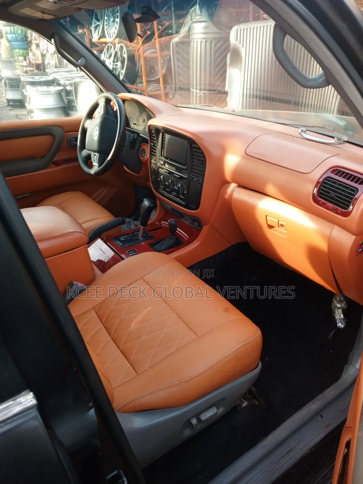Land Cruiser Seat Solid Is Available