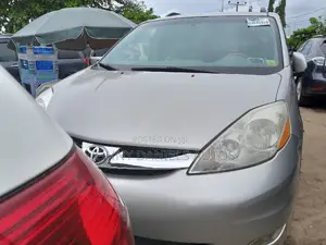 Toyota Sienna XLE Limited 4WD 2008 Silver