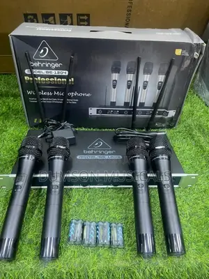 Behringer 4in1 Wireless Microphone System UHF