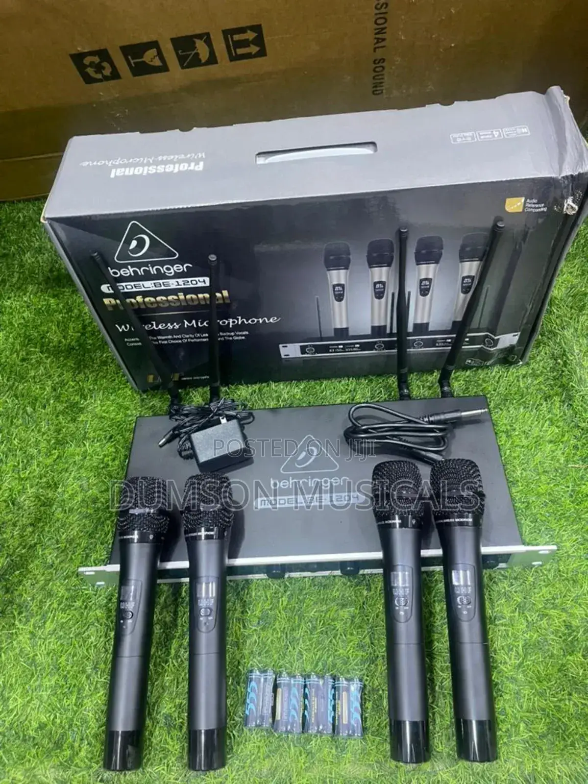 Behringer 4in1 Wireless Microphone System UHF