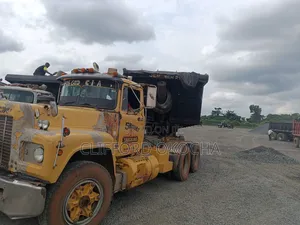 Black Iron Chippings Granite