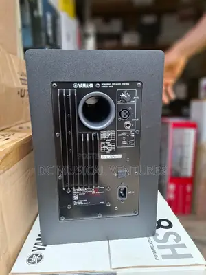 HS 8 Yamaha Studio Monitor Speaker