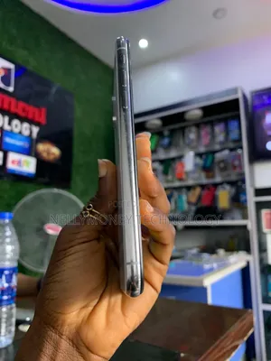 Apple iPhone X 64 GB Silver