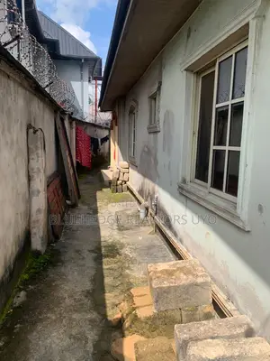 2bdrm Block of Flats in Itu Road, Uyo for sale