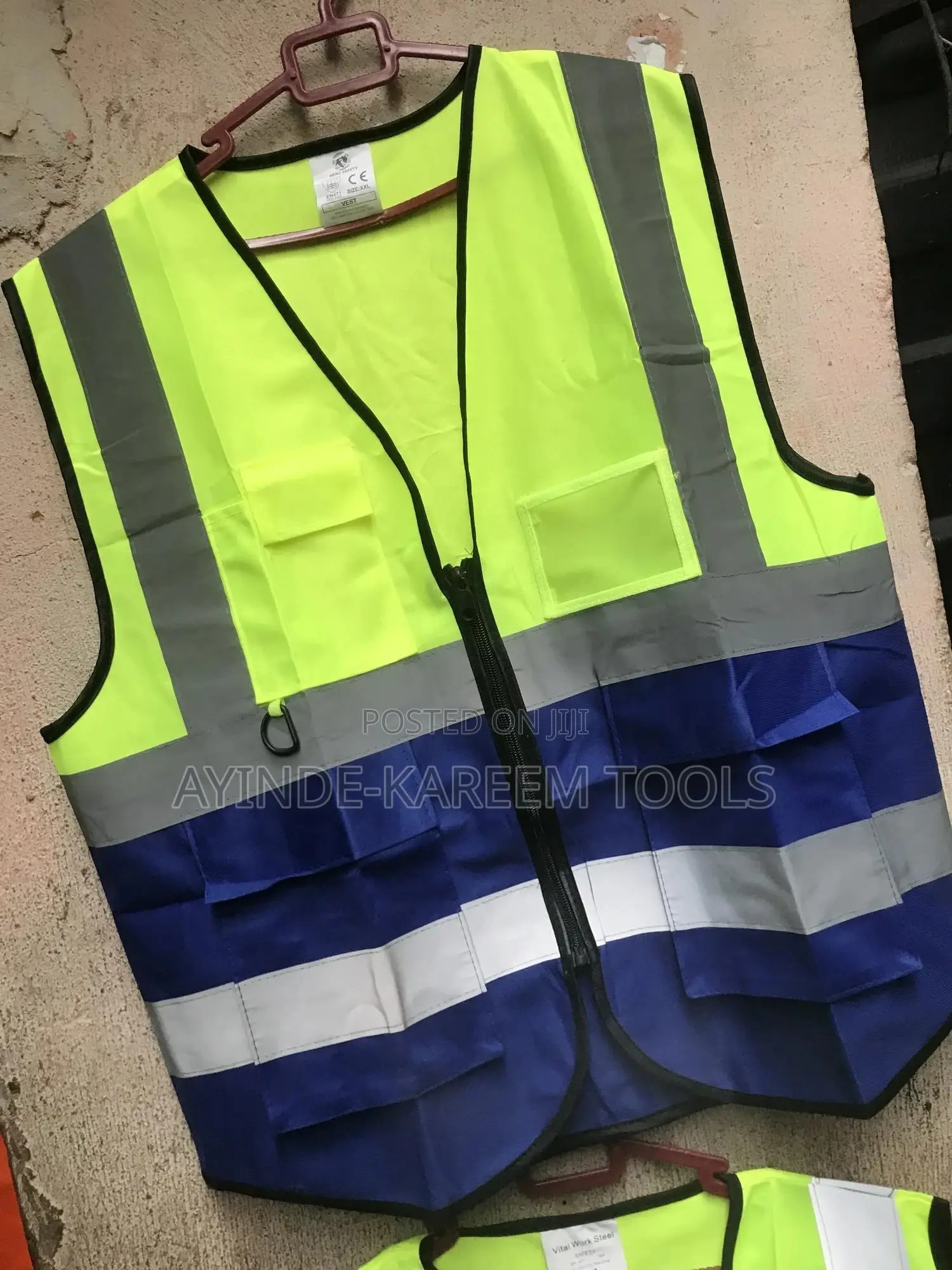 Reflective Jacket With Side Pockets