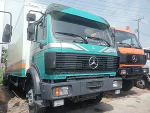 Mercedes Benz Cargo Truck