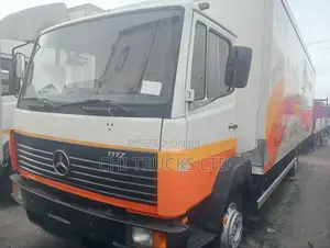 M/Benz Cargo Truck 8bolt