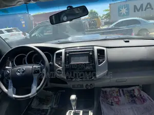 Toyota Tacoma 2015 Black