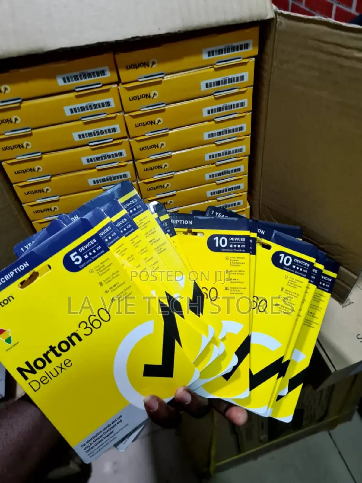 Norton 360 Deluxe 2024, Antivirus Software for 5 Devices