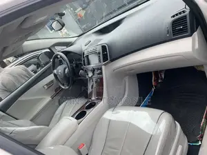 Toyota Venza V6 AWD 2010 White