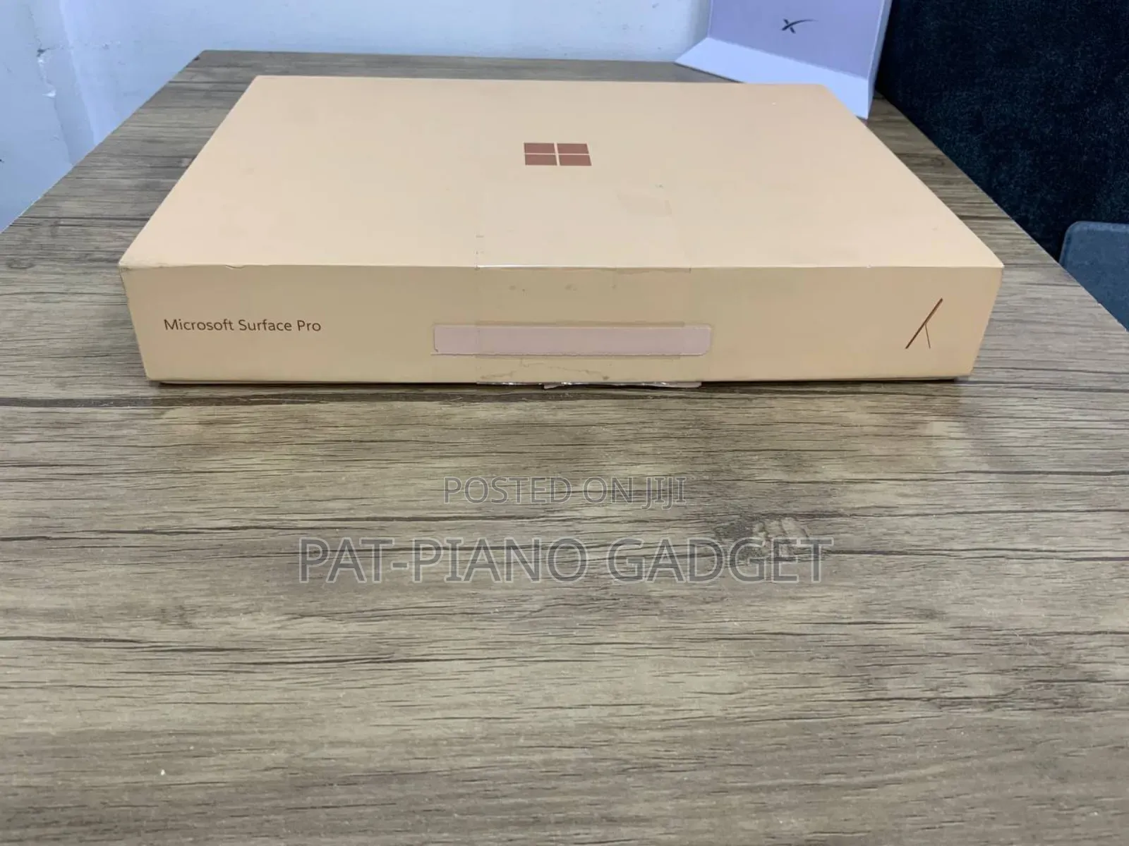 New Microsoft Surface Pro 11th Edition, a Copilot+ PC 16GB SSD 512GB
