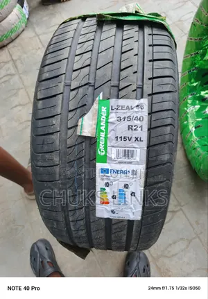 315/40r21 Tire