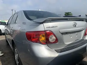 Toyota Corolla 2010 Silver